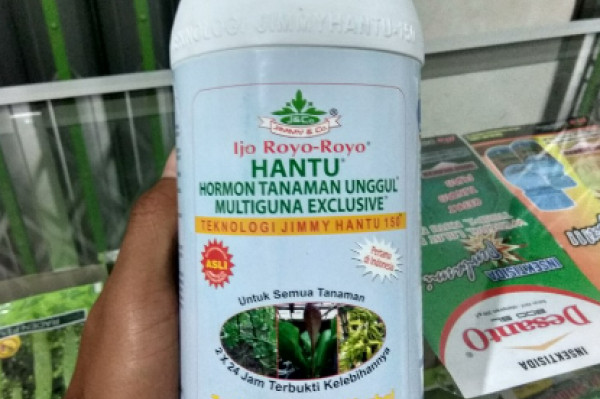 Pupuk Jimmy Hantu Multiguna Exclusive Biru - 1 Liter