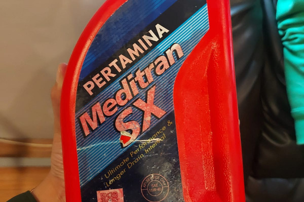 Oli mobil dan mesin diesel Pertamina Meditran SX 15w 40 isi 1 liter