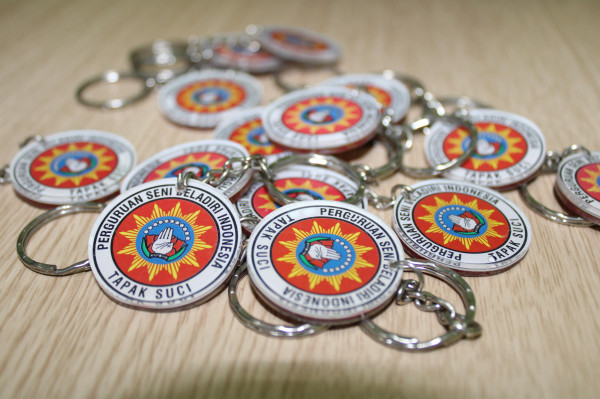 GANTUNGAN KUNCI TAPAK SUCI