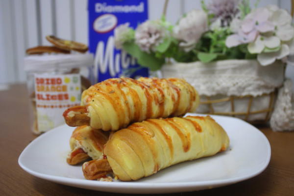 Roti Sosis Panjang