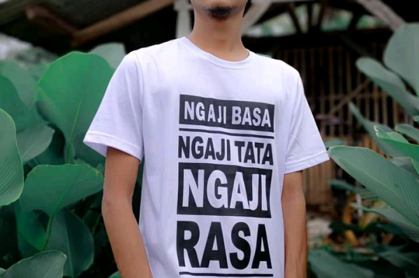 T-shirt pendek