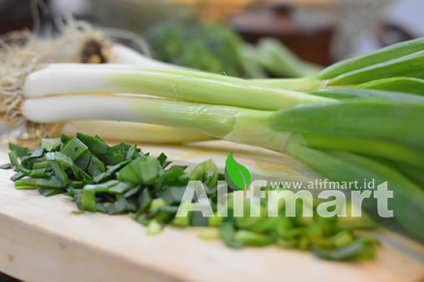Daun Bawang (250 Gram)